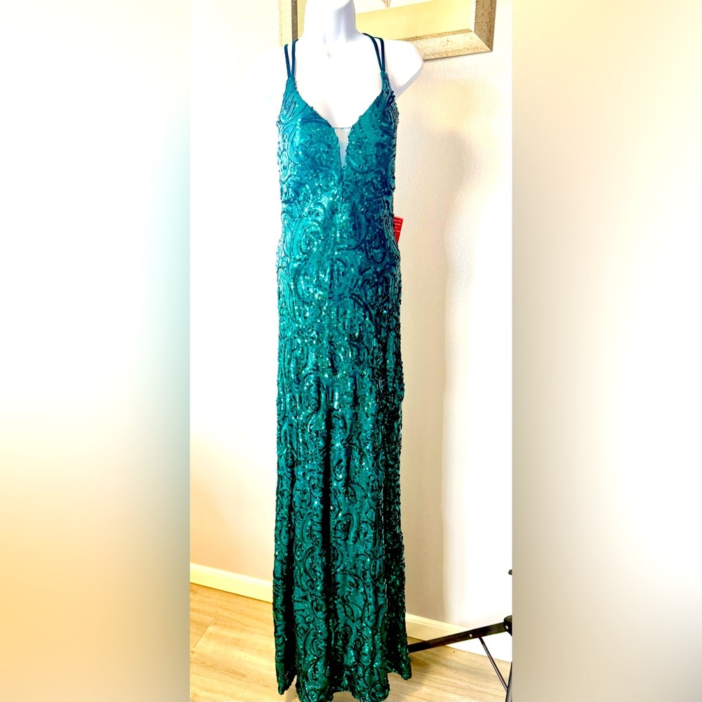 Elegant Emerald Green Sequin Dress